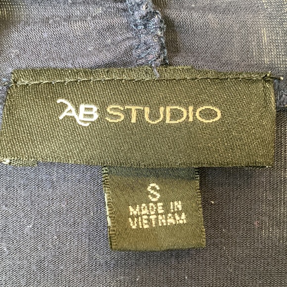 Dress Cardigan with built-in Shirt - Picture 5 of 7